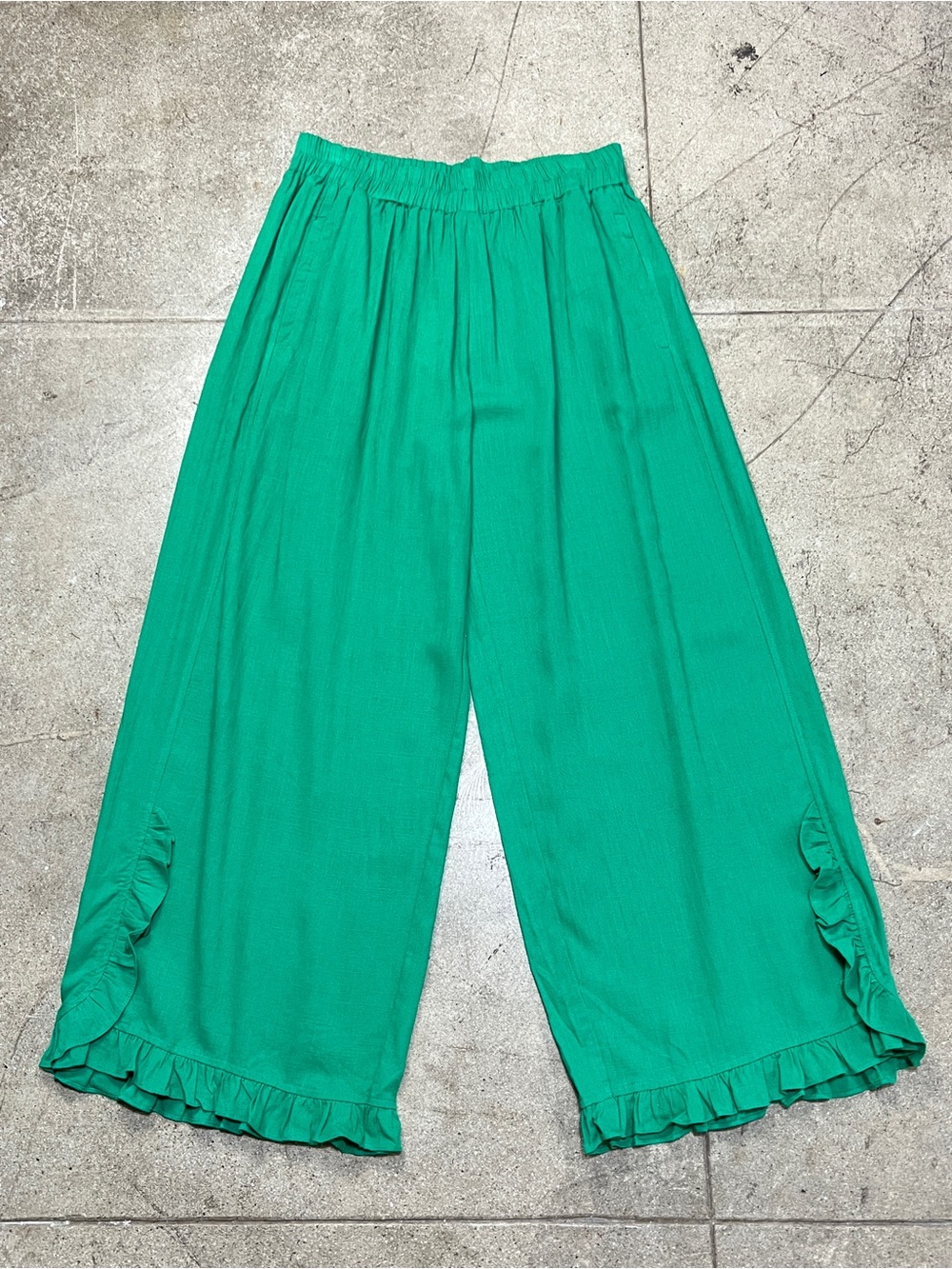 💚 3940. Umgee Emerald Green Wide-Leg Ruffle Hem Pants